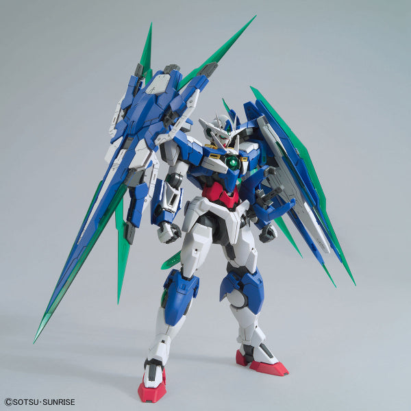 MG 1/100 Gundam 00 QAN[T] FULL SABER 機動戰士 量子型OO高達 全刃武裝