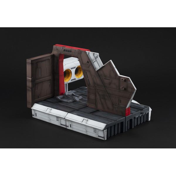 Realistic Model Series： MOBILE SUIT Z GUNDAM（1／144 HG series） Nahel Argama catapult deck 40th Anniversary Edition 機動戰士 高達 太空母艦 亞加瑪號 白色基地 彈射甲板