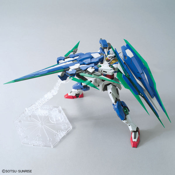 MG 1/100 Gundam 00 QAN[T] FULL SABER 機動戰士 量子型OO高達 全刃武裝
