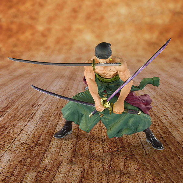 FiguArts Zero Pirate Hunter Zoro One Piece Bandai Figure