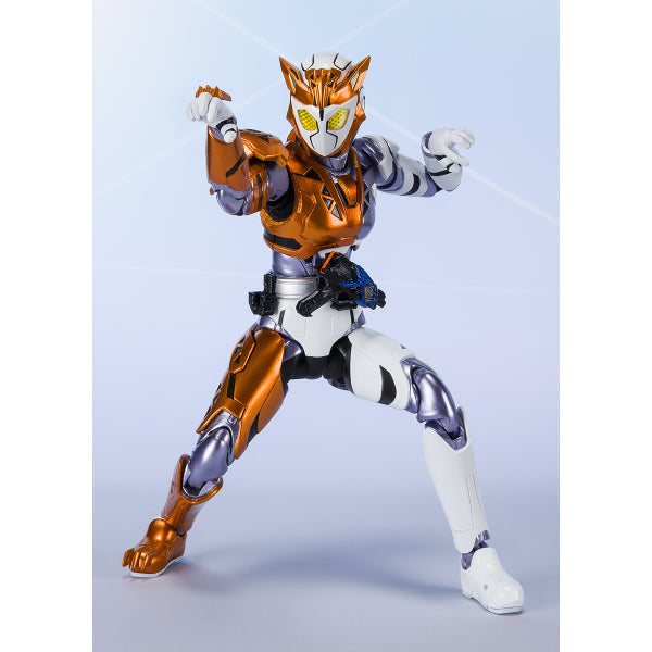S.H.Figuarts Kamen Rider Valkyrie Rushing Cheetah