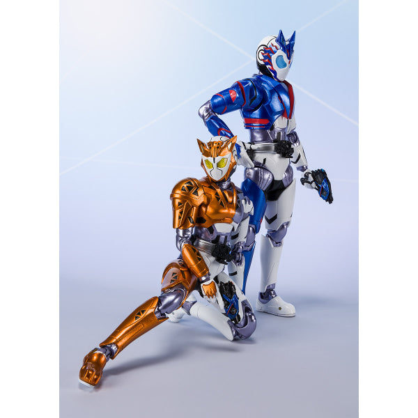 S.H.Figuarts Kamen Rider Valkyrie Rushing Cheetah