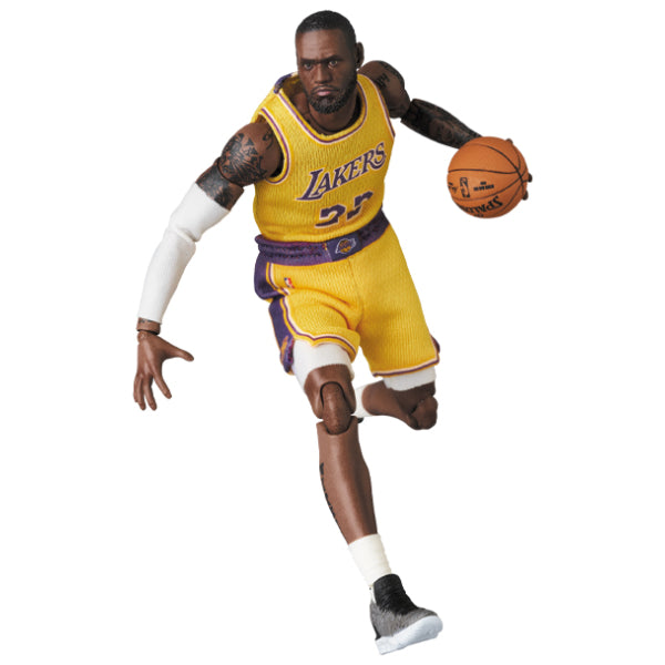 MAFEX No. 127 LeBron James (Los Angeles Lakers)