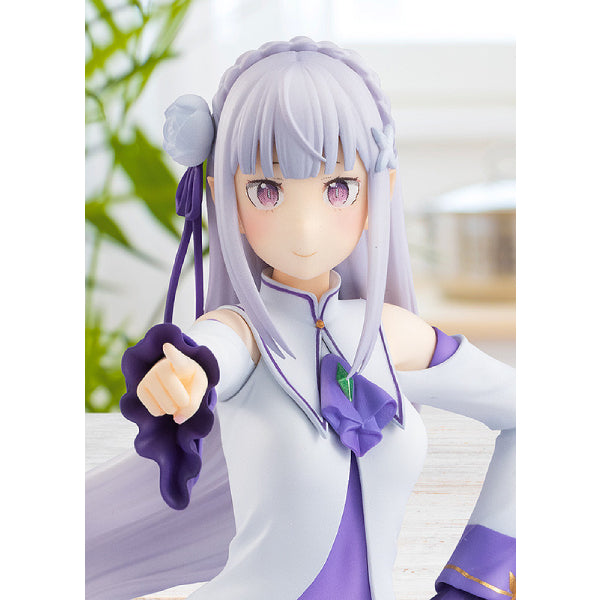 LIGHT figure series - Emilia
