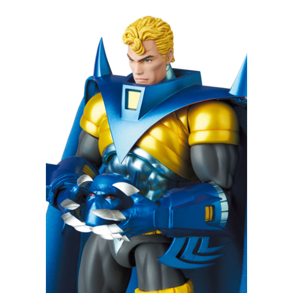 MAFEX KNIGHTFALL BATMAN