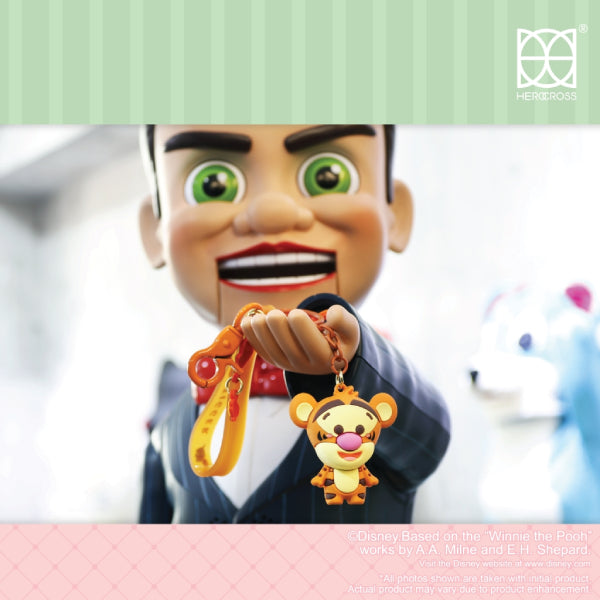 HEROCROSS - HKB#001 Winnie the Pooh & Friends Standing Post Keychain