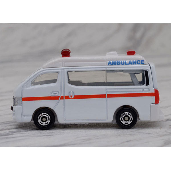 Tomica - No.18 Nissan NV 350 Caravan Ambulance UP-NEXT HK 玩具模型救護車