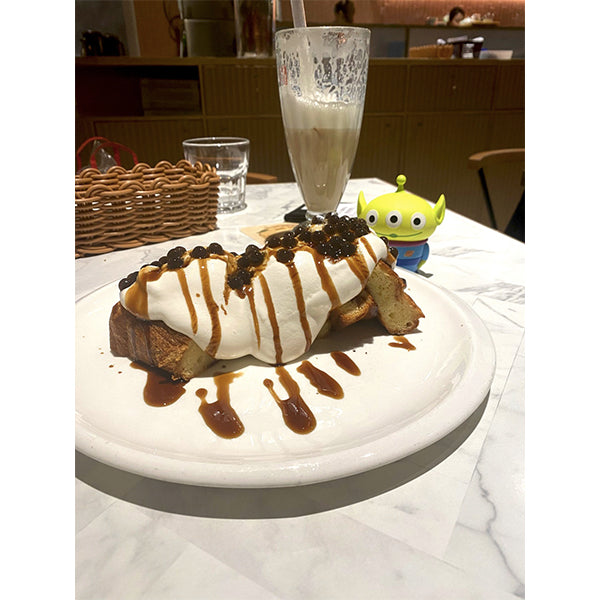 Alien Portable Charger for AirPods 1