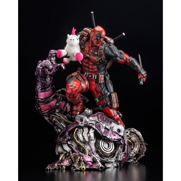 DEADPOOL FINE ART STATUE SIGNATURE SERIES -Featuring the Kucharek Brothers- 死侍