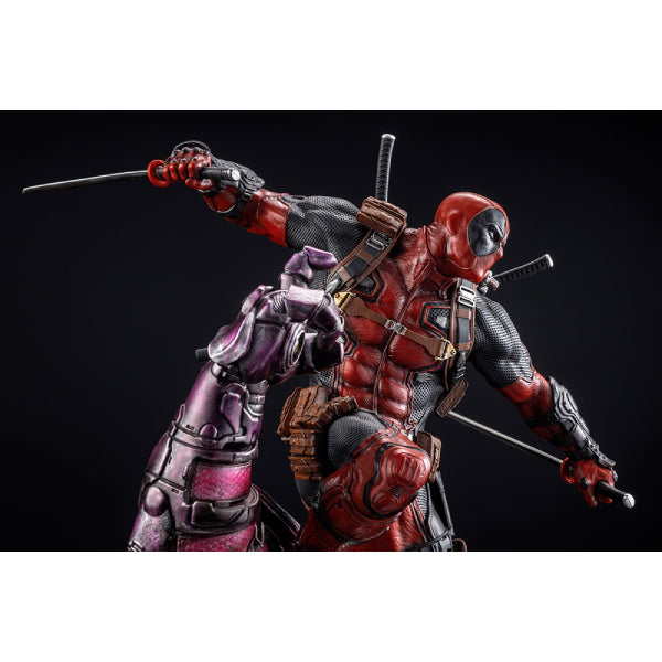 DEADPOOL FINE ART STATUE SIGNATURE SERIES -Featuring the Kucharek Brothers- 死侍