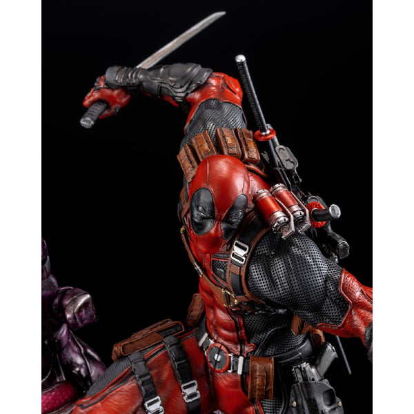 DEADPOOL FINE ART STATUE SIGNATURE SERIES -Featuring the Kucharek Brothers- 死侍
