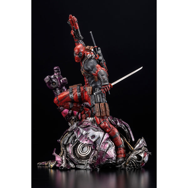 DEADPOOL FINE ART STATUE SIGNATURE SERIES -Featuring the Kucharek Brothers- 死侍