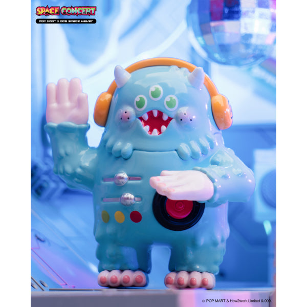 Pop Mart - 009 Space Walker Space Concert