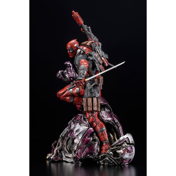 DEADPOOL FINE ART STATUE SIGNATURE SERIES -Featuring the Kucharek Brothers- 死侍
