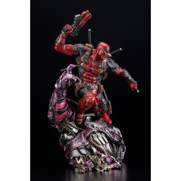 DEADPOOL FINE ART STATUE SIGNATURE SERIES -Featuring the Kucharek Brothers- 死侍