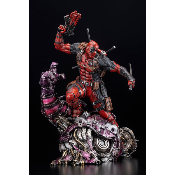DEADPOOL FINE ART STATUE SIGNATURE SERIES -Featuring the Kucharek Brothers- 死侍