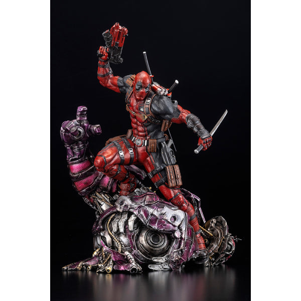DEADPOOL FINE ART STATUE SIGNATURE SERIES -Featuring the Kucharek Brothers- 死侍
