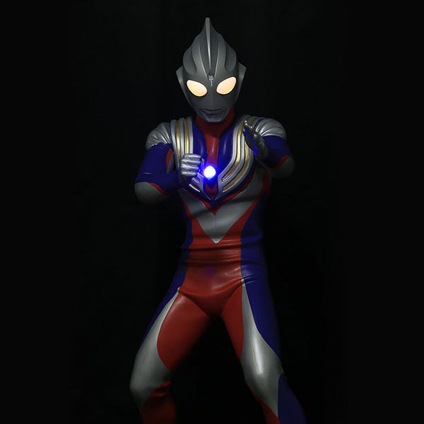 kaiyodo Art Master 3D Ultraman Tiga with LED Light Eyes 80cm Figure Front View Standing 